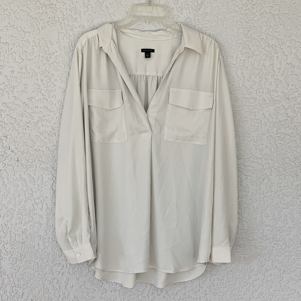 Ann Taylor Classic Cream Blouse long sleeves  size XXL
